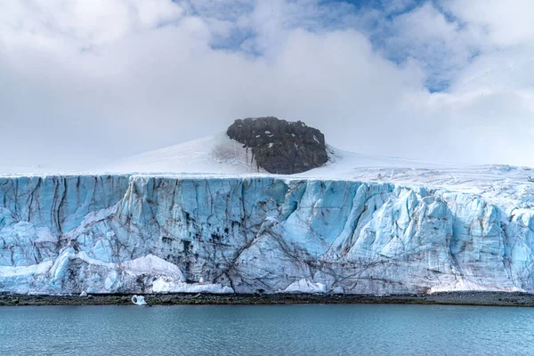 Побережье айсберга морской Антарктиды на Южном полюсе — стоковое фото