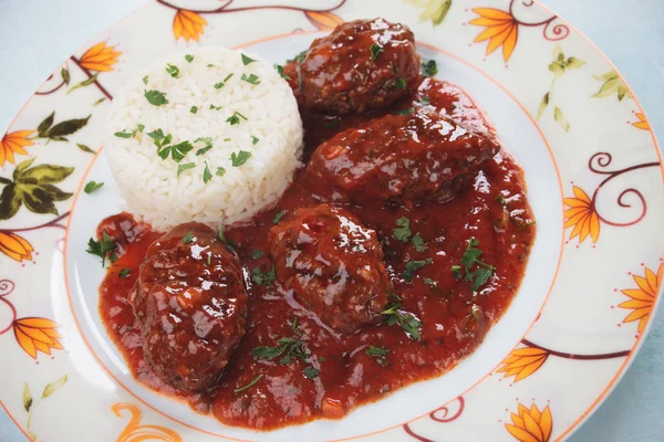 Köttbullar i tomatsås — Stockfoto