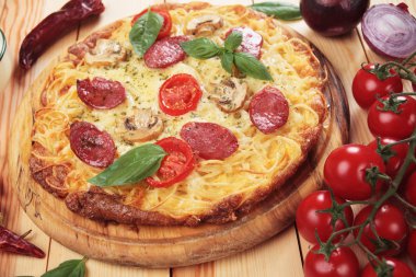 İtalyan spagetti pizza