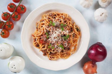 İtalyan spagetti Bolonez