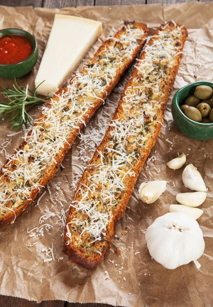 Toasted garlic bread with parmesan cheese