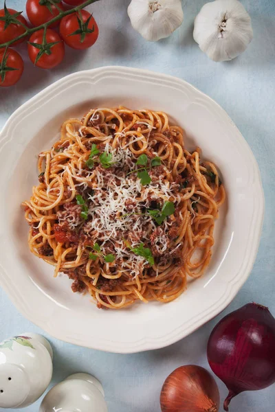 Italian spaghetti in sauce bolognese — Stock Photo, Image