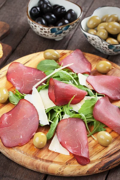 Carne curada com bresaola italiana — Fotografia de Stock