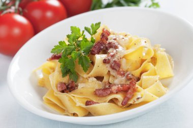 İtalyan makarna carbonara