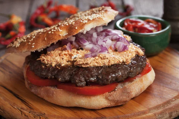 Sırp burger veya pljeskavica — Stok fotoğraf