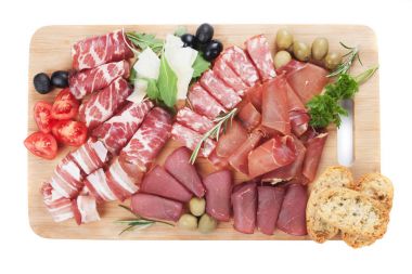 Beyaz izole charcuterie kurulu