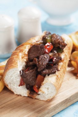 Philly biftekli sandviç