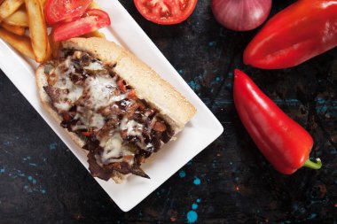 Philly cheese steak sandviç