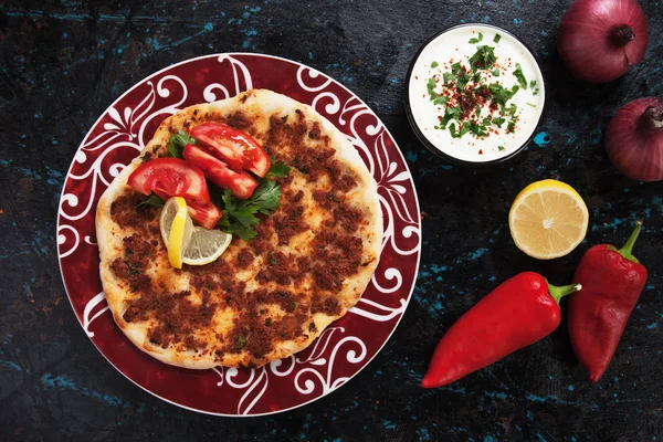 Lahmacun, turkish meat pizza — Stock Photo, Image