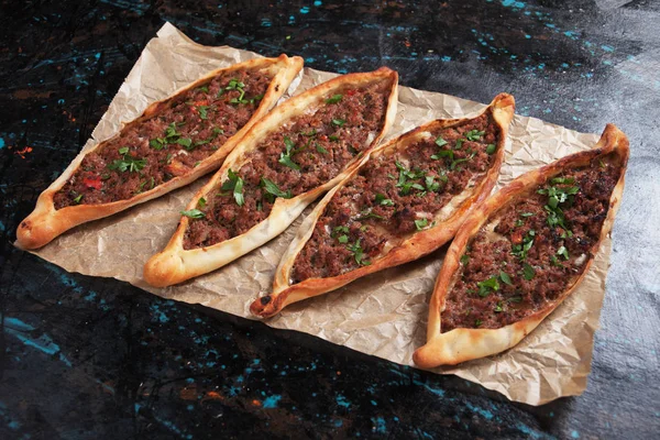 Turkish pide, traditional meal similar to pizza — Stock Photo, Image
