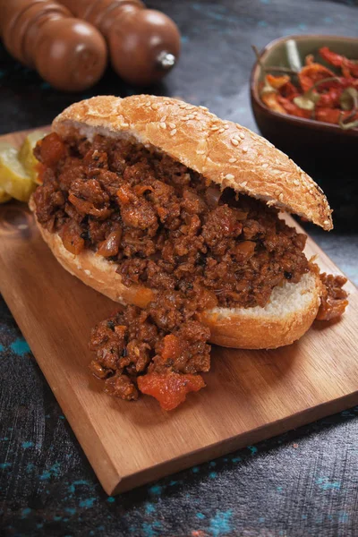 Islak hamburger zemin etli sandviç — Stok fotoğraf