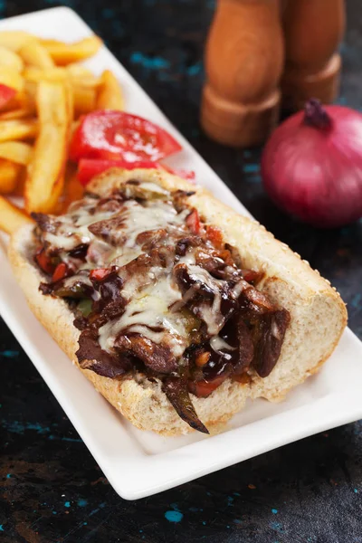 Philly cheese steak sandviç