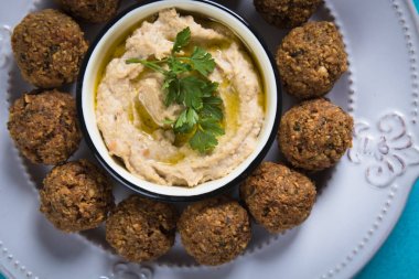 Falafel, kızarmış nohut topları