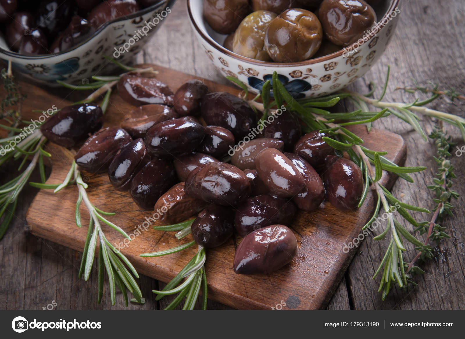 Cured greek olives — Stock Photo © igordutina 179313190