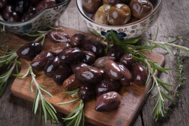 Cured greek olives clipart