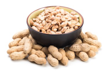 kavrulmuş fıstık beyaz izole