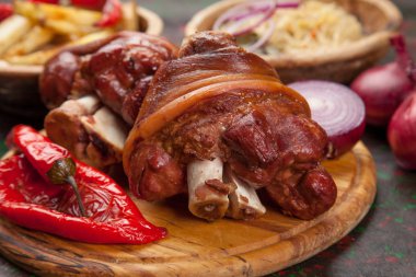 kavrulmuş domuz şaft