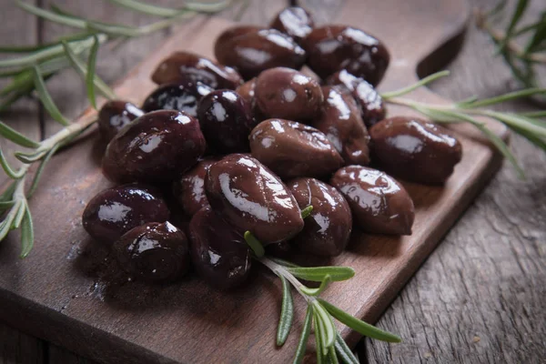 Aceitunas griegas curadas —  Fotos de Stock