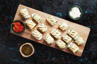 Kızarmış kabak böreği