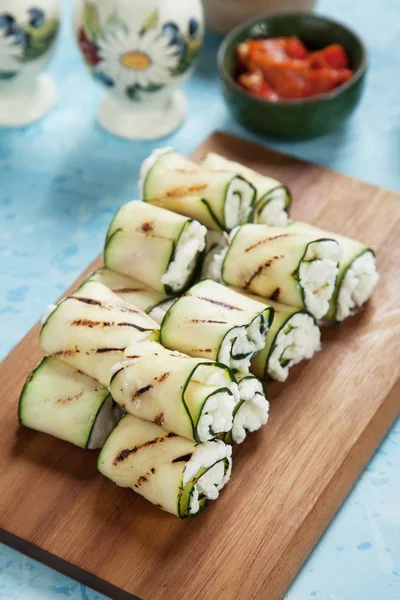 Rotoli di zucchine alla griglia — Foto Stock