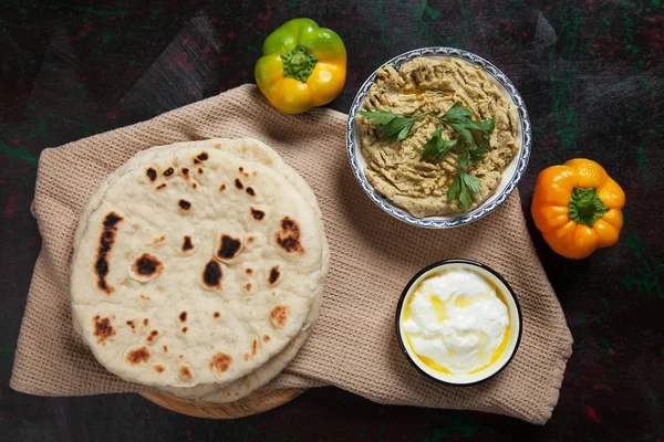 Huis gemaakte Turkse pita brood — Stockfoto