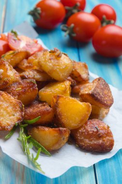 Ev yapımı kızarmış patates.