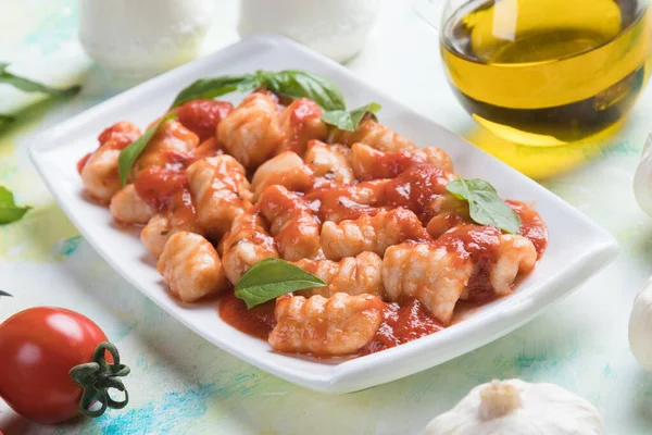 Gnocchi di patata en salsa de tomate — Foto de Stock