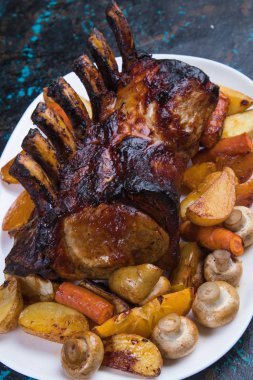 Kızarmış domuz eti.