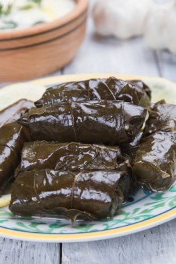 Doldurulmuş üzüm yaprakları.