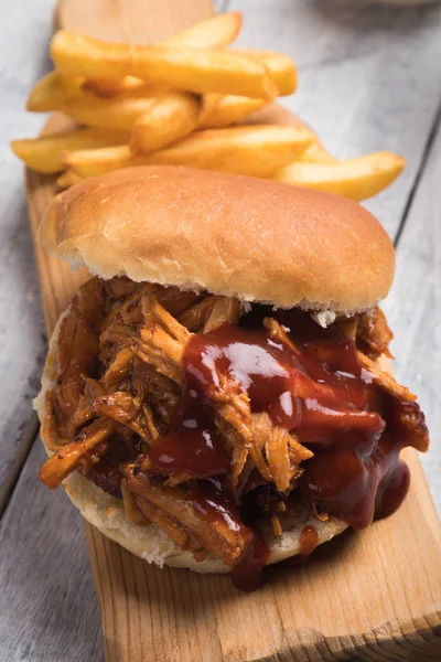 Vytáhl vepřové sendvič burger — Stock fotografie