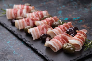 Pancetta bacom ruloları