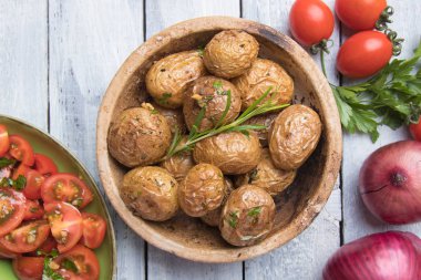 Ev yapımı kızarmış patates.