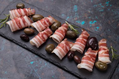 Pancetta bacom ruloları