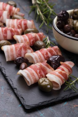 Pancetta bacom ruloları