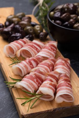 Pancetta bacom ruloları
