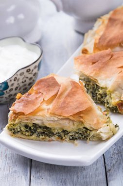 Phyllo hamur işi ıspanaklı turta