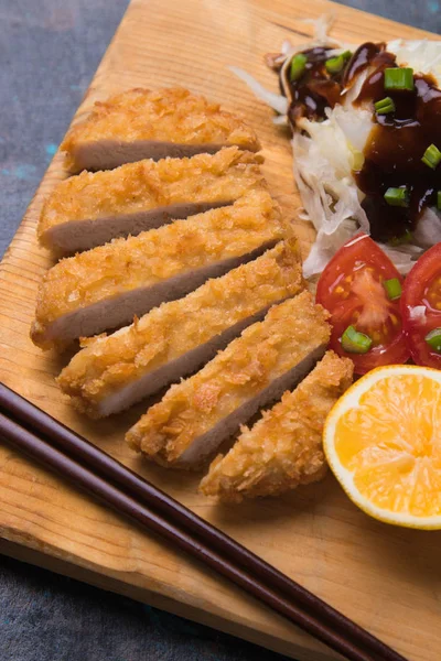 Bifteck de porc tonkatsu japonais — Photo