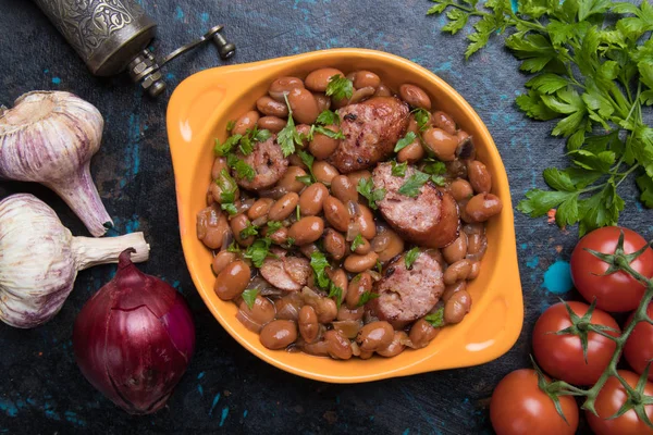 Kidney beans with pork sausage — ストック写真