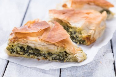 Phyllo hamur işi ıspanaklı turta