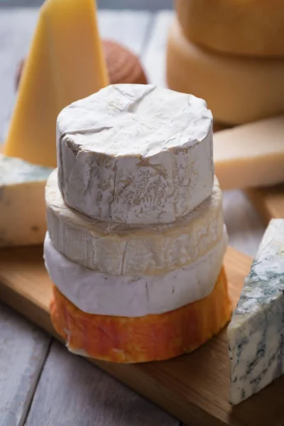 Lagrad ost och skivor — Stockfoto