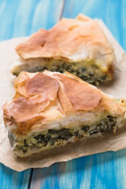 Phyllo hamur işi ıspanaklı turta