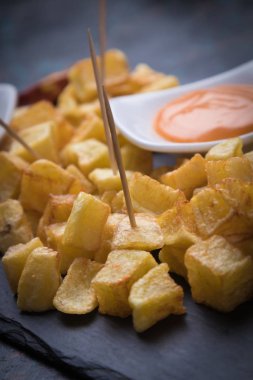 Patates ve patates kızartması.