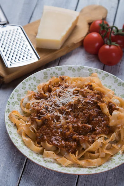 Italian ragu bolognese with flat fettuccine pasta — Stock Photo, Image