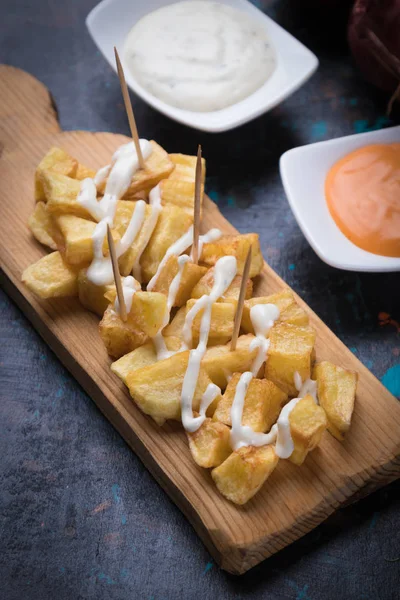 Patatas bravas, spanish fried potato — 스톡 사진