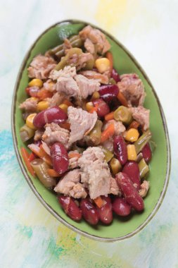 skyline van atlanta (Georgia)ton balıklı salata sebze ile