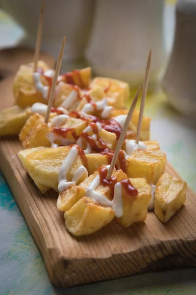 Patatas bravas, spanish fried potato — 스톡 사진