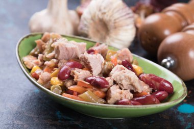 skyline van atlanta (Georgia)ton balıklı salata sebze ile