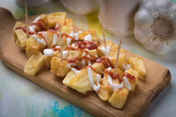 Patatas bravas, spanish fried potato — 스톡 사진