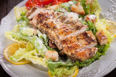 Baharatlı ızgara tavuk bifteği