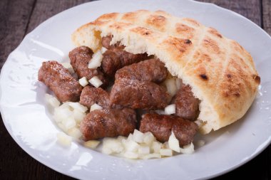 Bosna cevapcici, kıymalı et kebabı